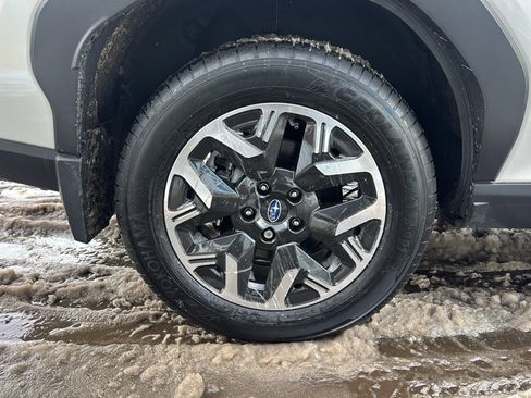 Used 2025 Subaru Forester Premium image 42