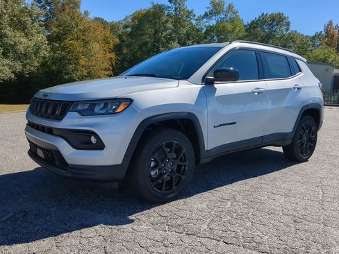 New 2026 Jeep Compass Latitude image 6