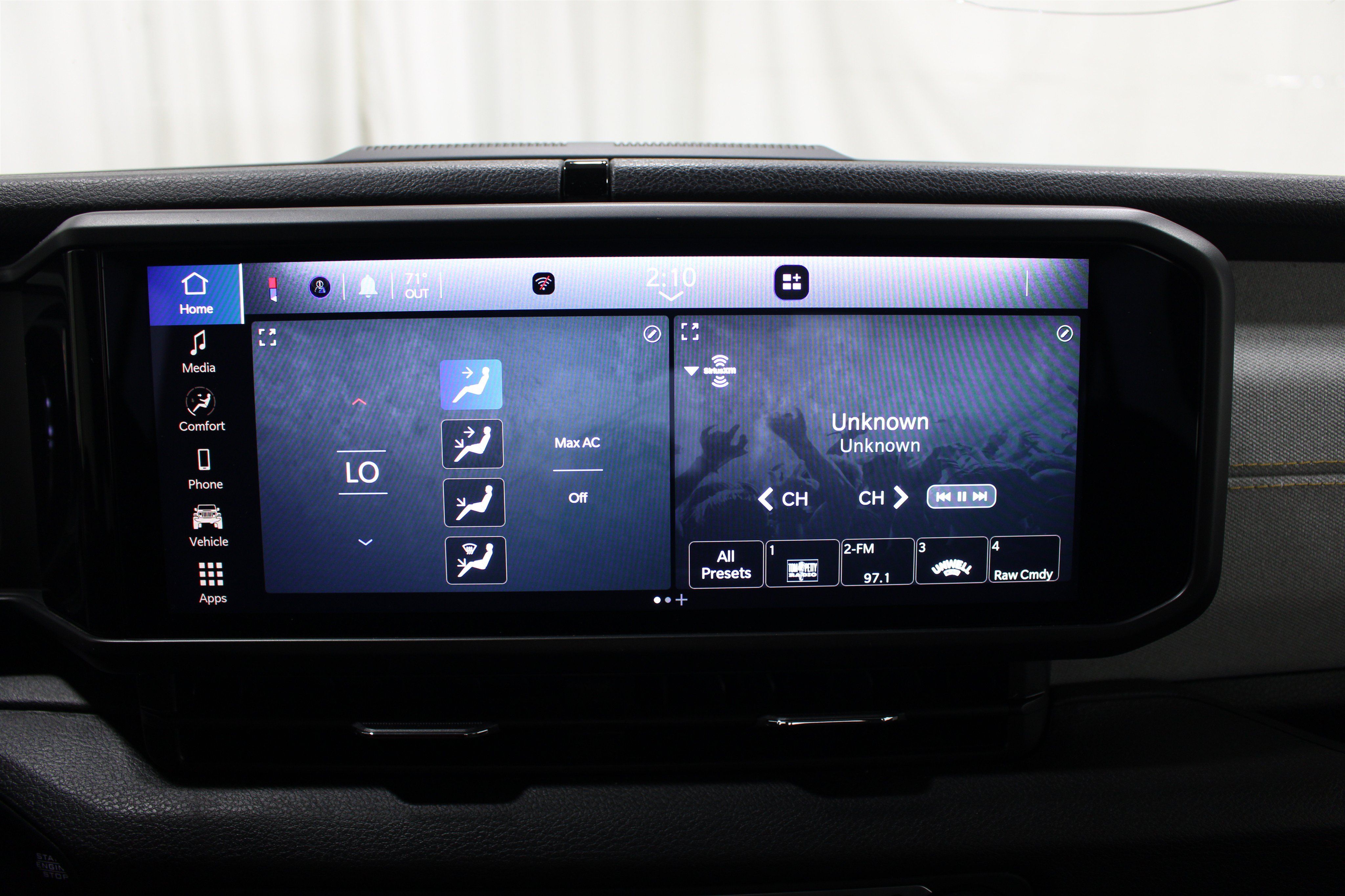 Used 2025 Jeep Gladiator Sport AWD/4WD image 15
