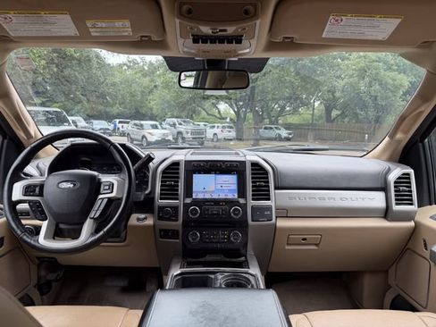 Used 2018 Ford F250 Lariat w/ Lariat Ultimate Package AWD/4WD image 15