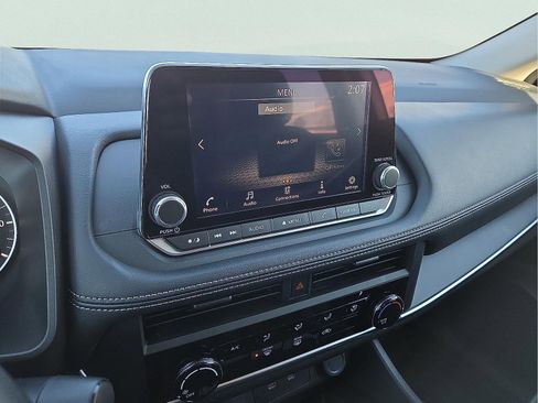 Used 2024 Nissan Rogue S image 16