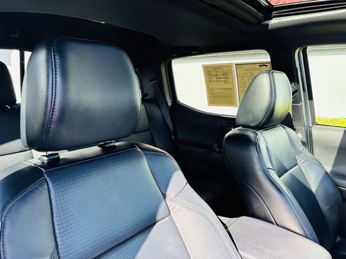 Used 2022 Toyota Tacoma TRD Sport image 18