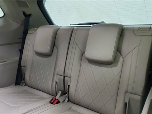 Used 2025 Volkswagen Atlas SEL Premium R-Line image 31