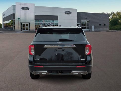 Certified 2020 Ford Explorer XLT w/ Equipment Group 202A image 10