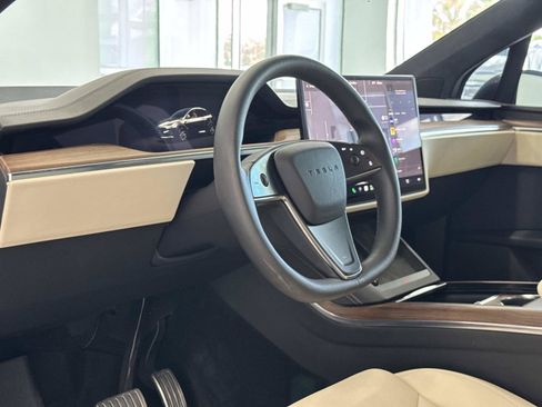 Used 2023 Tesla Model X AWD/4WD image 15
