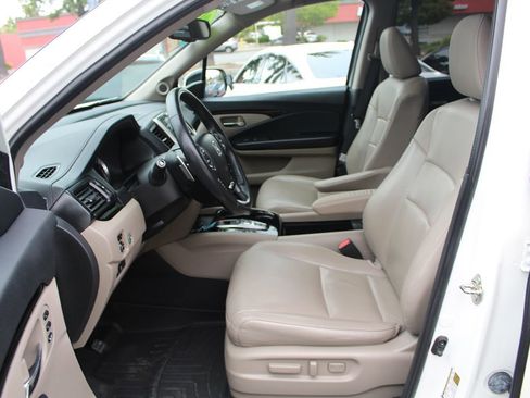 Used 2016 Honda Pilot Touring image 21