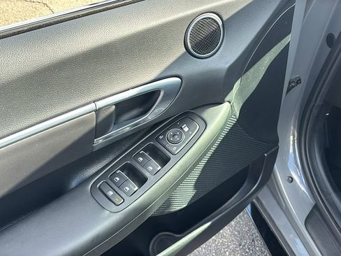 Used 2022 Hyundai Sonata SEL w/ Convenience Package image 14