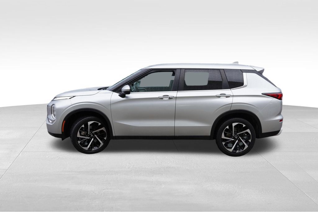 Used 2024 Mitsubishi Outlander SE AWD/4WD image 9