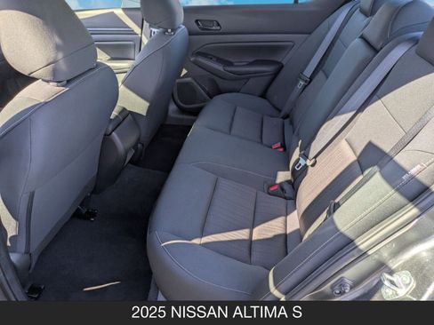 Used 2025 Nissan Altima 2.5 S image 15