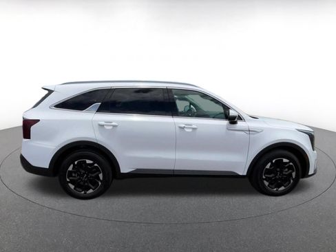 Used 2024 Kia Sorento S FWD image 15