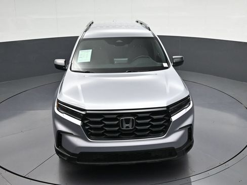 Used 2025 Honda Pilot Sport image 22