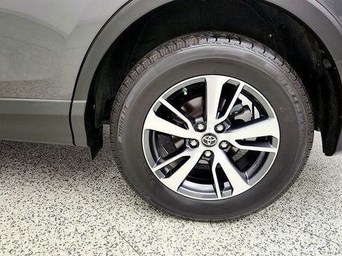 Used 2018 Toyota RAV4 XLE FWD image 9