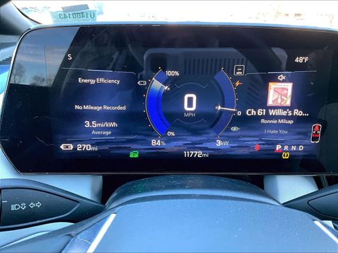 Used 2025 Chevrolet Equinox EV LT w/ Convenience Package image 24