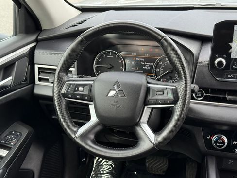 Used 2024 Mitsubishi Outlander SE image 20