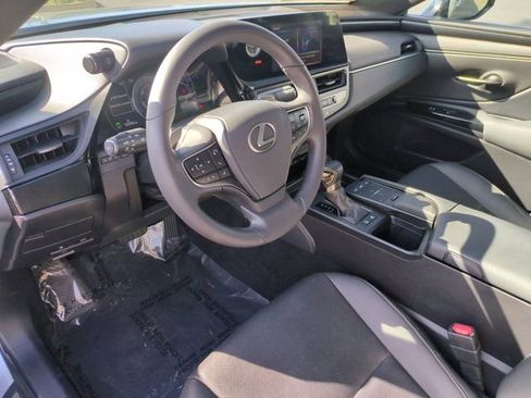 Used 2022 Lexus ES 300h w/ Accessory Package image 13