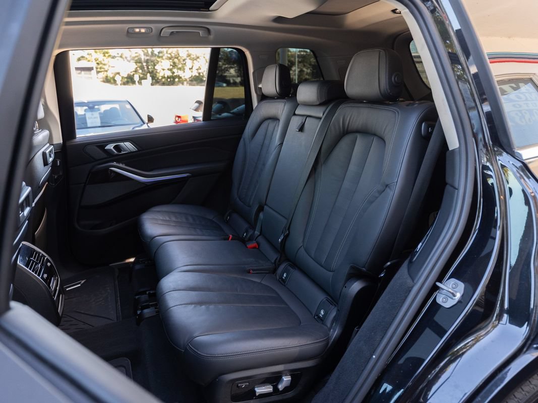 Used 2020 BMW X7 xDrive40i w/ Premium Package AWD/4WD image 29