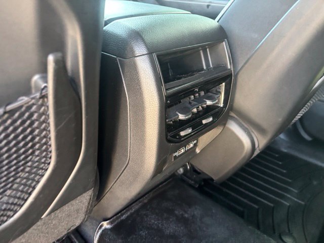 Used 2022 Jeep Grand Cherokee Altitude AWD/4WD image 25