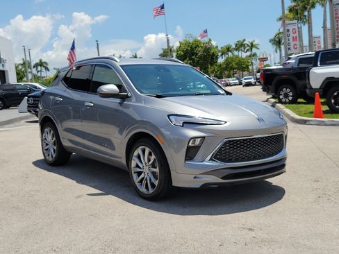 Used 2024 Buick Encore GX Avenir FWD image 3