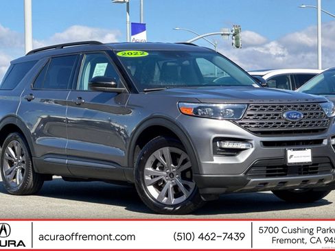 Used 2022 Ford Explorer XLT w/ Equipment Group 202A image 1