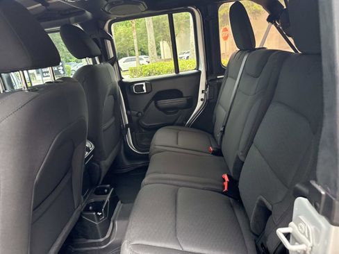 Used 2022 Jeep Wrangler Unlimited Sport AWD/4WD image 13