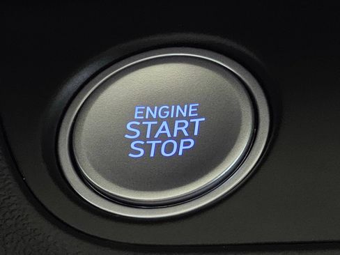 Used 2025 Hyundai Elantra Limited FWD image 32