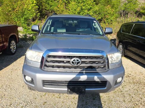 Used 2016 Toyota Sequoia SR5 AWD/4WD image 2