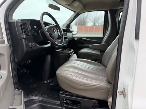 Used 2014 Chevrolet Express 1500 image 15