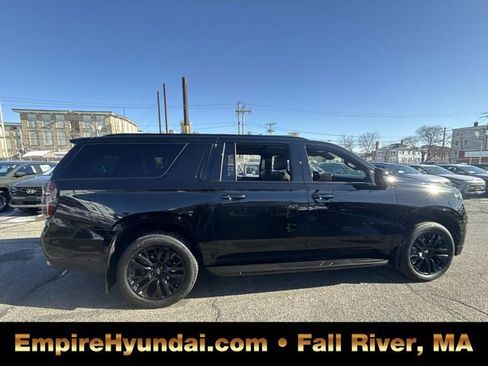 Used 2024 Chevrolet Suburban RST w/ Sport Performance Package image 3