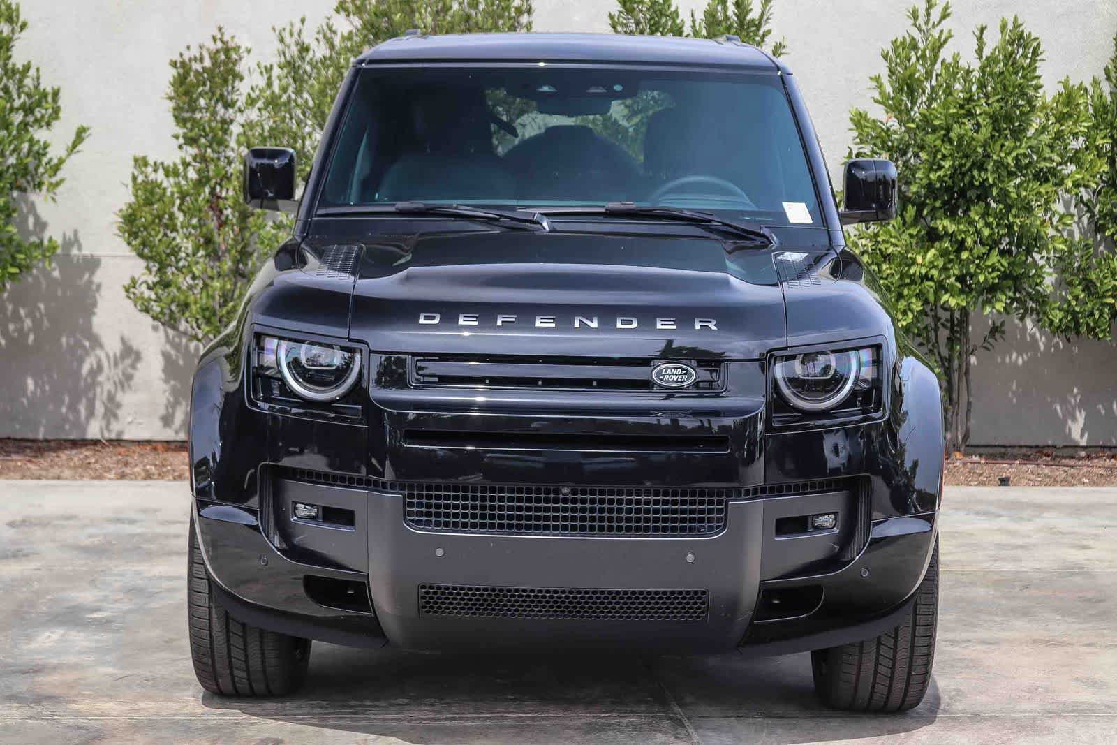 New 2026 Land Rover Defender 110 X-Dynamic SE AWD/4WD image 2