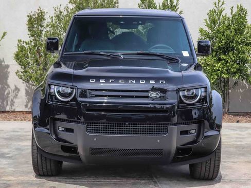 New 2026 Land Rover Defender 110 X-Dynamic SE AWD/4WD image 2