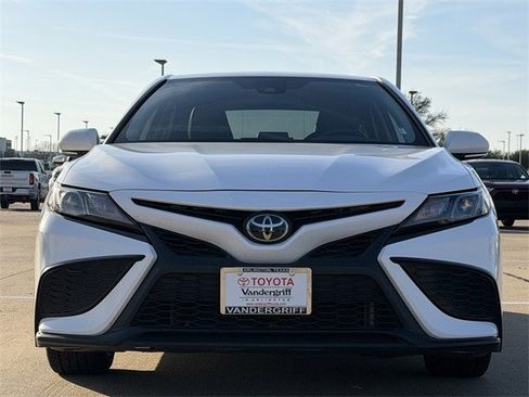 Used 2024 Toyota Camry SE image 8