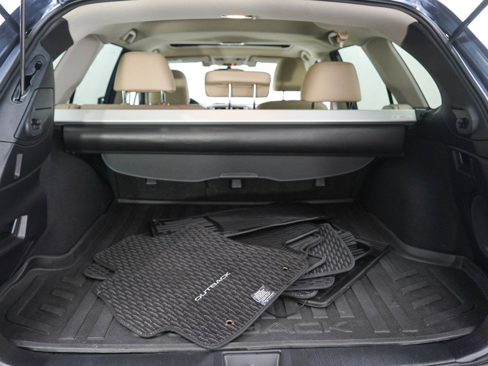 Used 2016 Subaru Outback 2.5i Limited AWD/4WD image 9