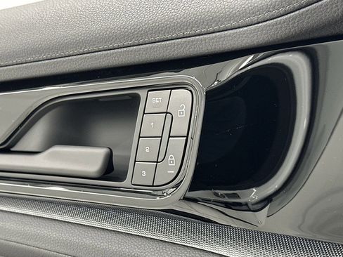 Certified 2024 Porsche Panamera 4 image 23