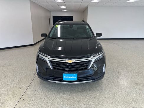 Used 2023 Chevrolet Equinox LT image 2