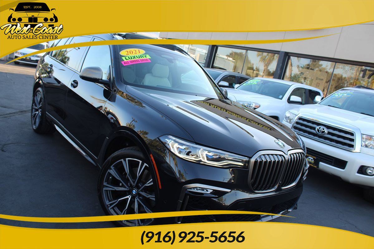 Used 2021 BMW X7 M50i w/ Dynamic Handling Package AWD/4WD image 1