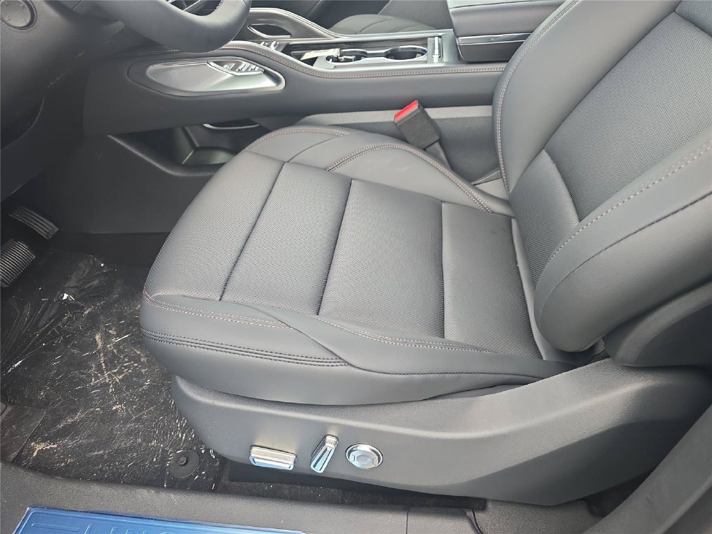 New 2026 Lincoln Nautilus Premier AWD/4WD image 15