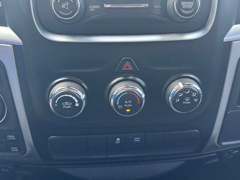 Used 2020 RAM 1500 Classic SLT AWD/4WD image 31