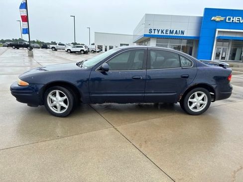 Used 2001 Oldsmobile Alero GL w/ Sun & Sound Pkg FWD image 2