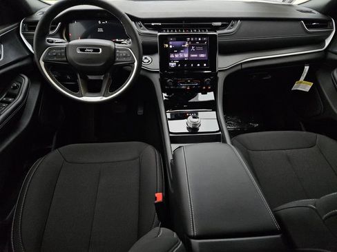 New 2026 Jeep Grand Cherokee Laredo AWD/4WD image 9