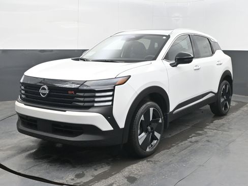 New 2026 Nissan Kicks SR w/ SR Premium Package FWD image 3