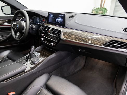 Used 2018 BMW 540i RWD image 11