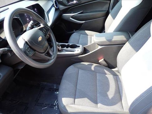 Used 2024 Chevrolet Trax LS w/ LS Convenience Package FWD image 10