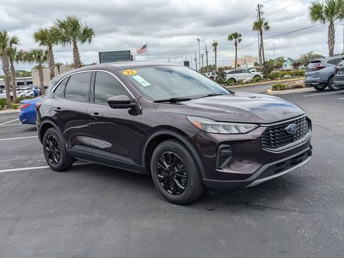 Used 2023 Ford Escape Active w/ Tech Pack #2 image 2