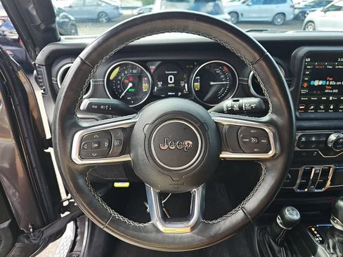Used 2023 Jeep Wrangler Unlimited Sahara w/ Cold Weather Group AWD/4WD image 10
