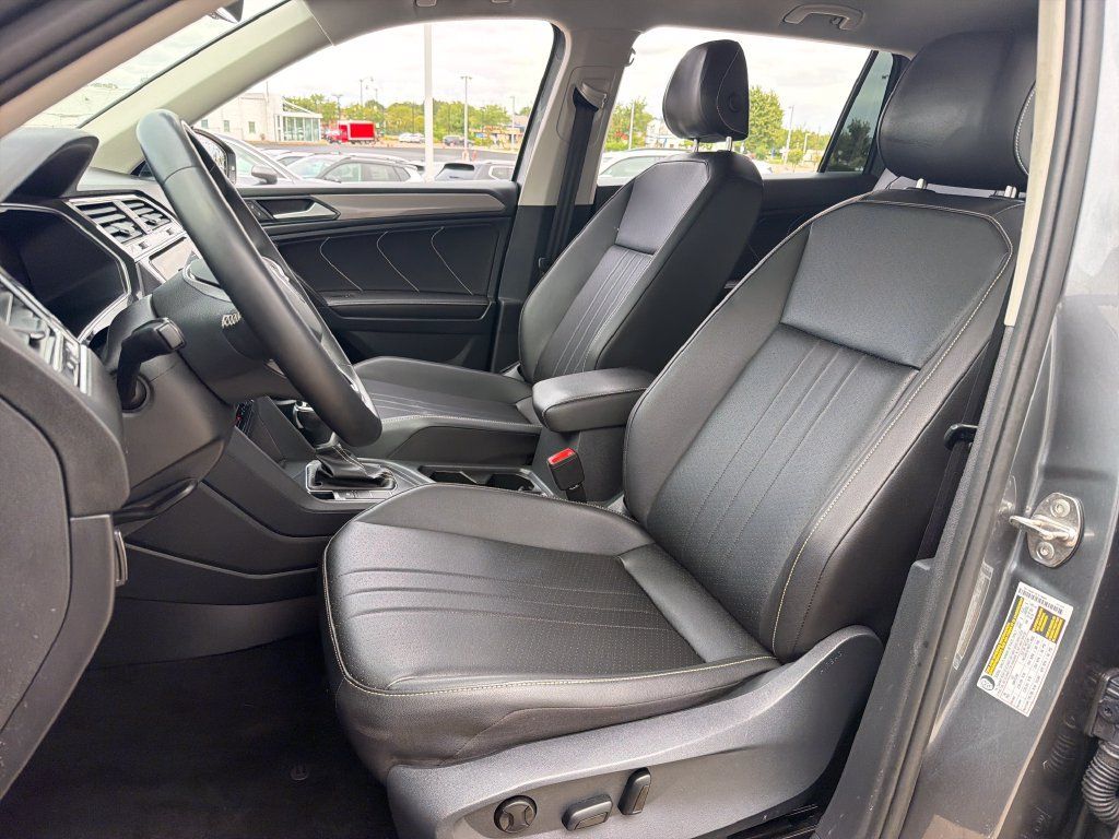 Certified 2023 Volkswagen Tiguan SE FWD image 7