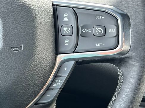 Used 2025 RAM 3500 Laramie AWD/4WD image 27