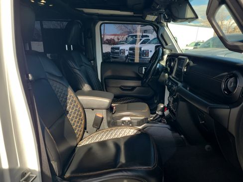 Used 2021 Jeep Wrangler Unlimited Sahara image 29
