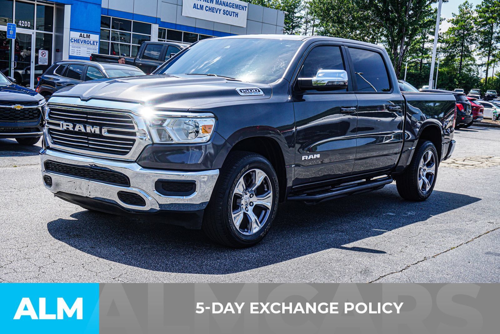 Used 2024 RAM 1500 Laramie AWD/4WD image 4