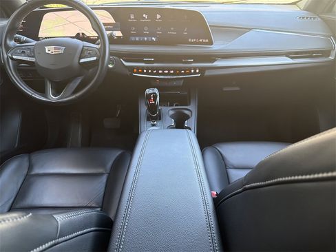 Used 2025 Cadillac XT4 Premium Luxury image 22