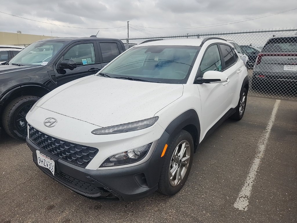 Used 2023 Hyundai Kona SEL w/ Cargo Package FWD image 4
